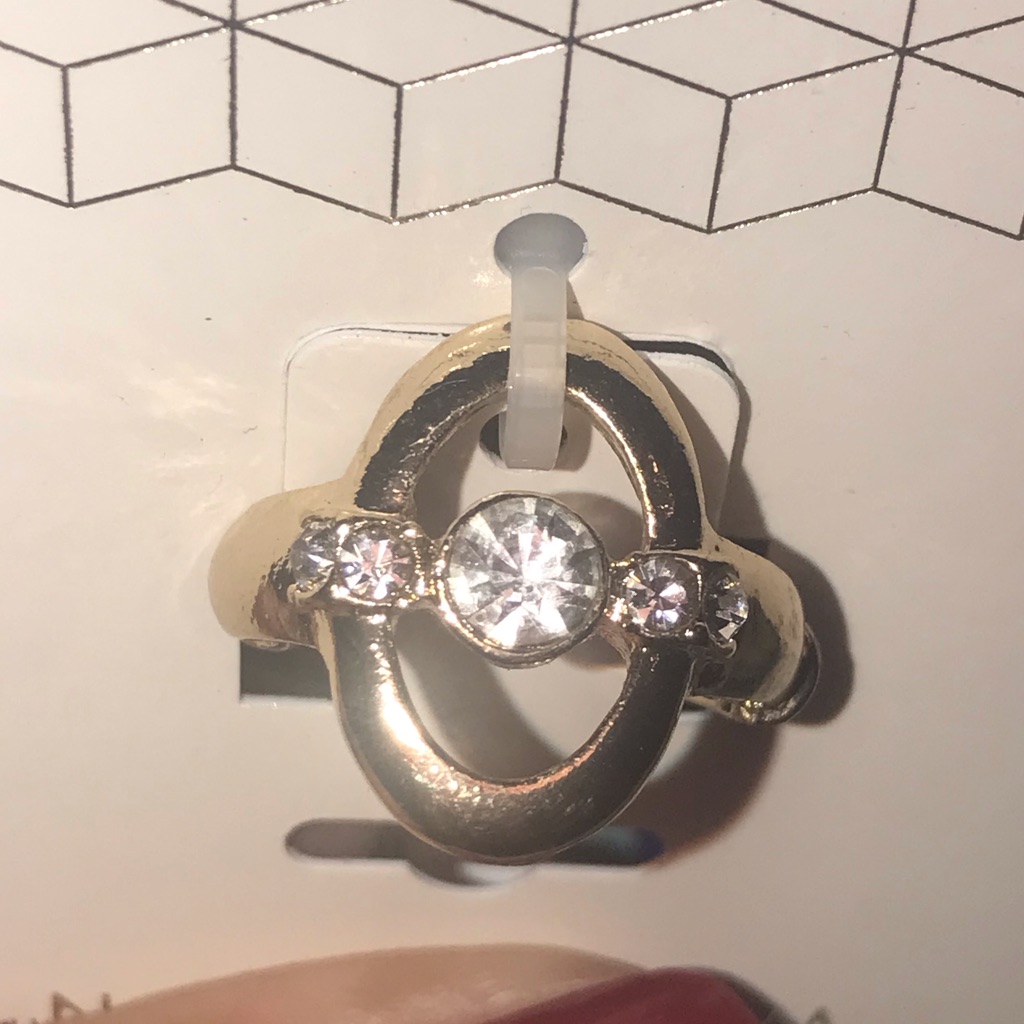 New Worthington Gold Tone Open Oval Rhinestones Center Stretchable Ring 6$